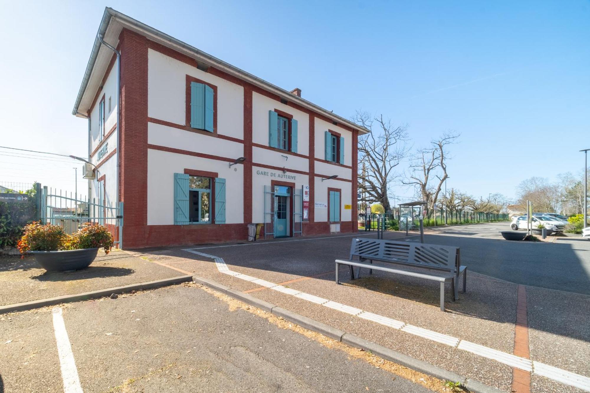 Evasions-Eclipse, Centre-Ville, Gare Auterive  Exterior photo